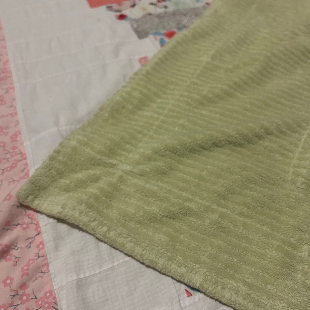 GUC Modern handmade quilt in corals, pinks and greens. Nursery. Needs TLC repair - Picture 3 of 10
